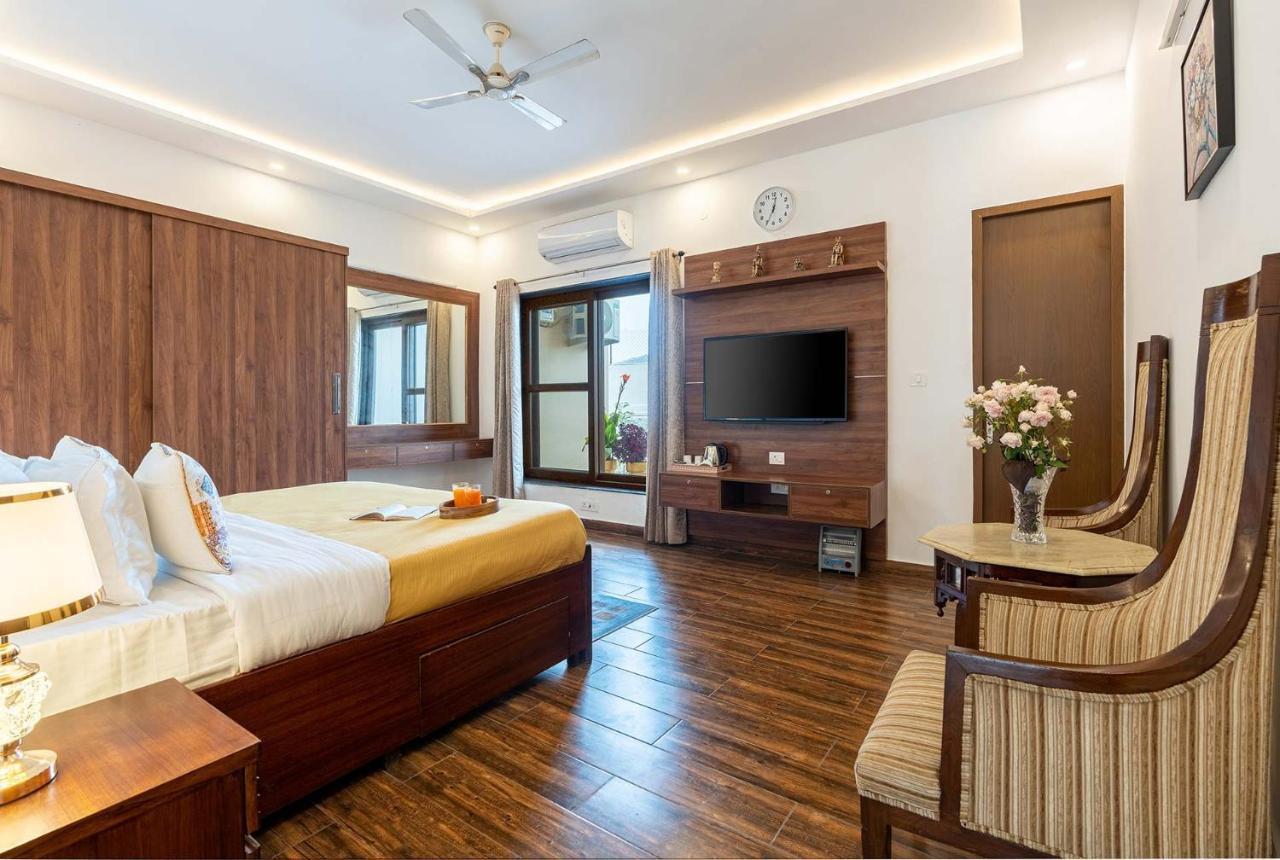 Brookvale Manor By Stayvista - Private Pool Haven With Endless Views & Indoor Fun Sohna Luaran gambar