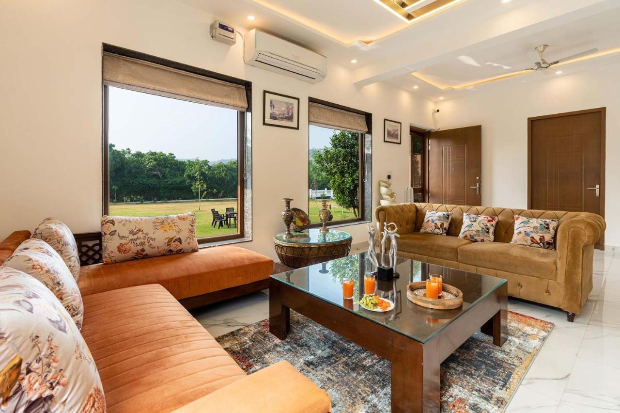 Brookvale Manor By Stayvista - Private Pool Haven With Endless Views & Indoor Fun Sohna Luaran gambar