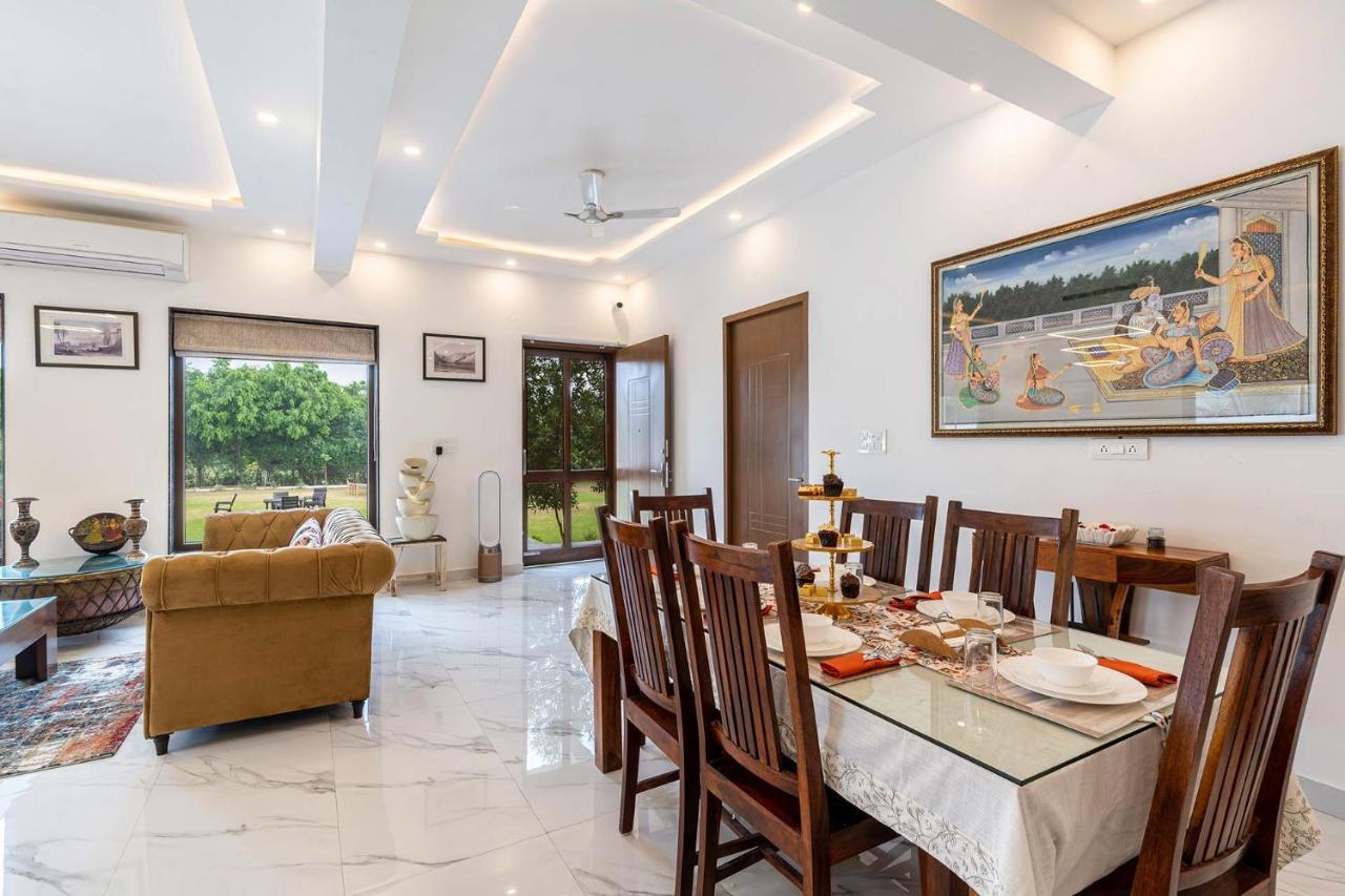 Brookvale Manor By Stayvista - Private Pool Haven With Endless Views & Indoor Fun Sohna Luaran gambar
