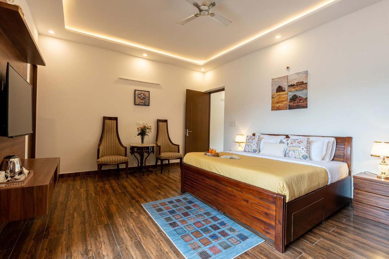 Brookvale Manor By Stayvista - Private Pool Haven With Endless Views & Indoor Fun Sohna Luaran gambar