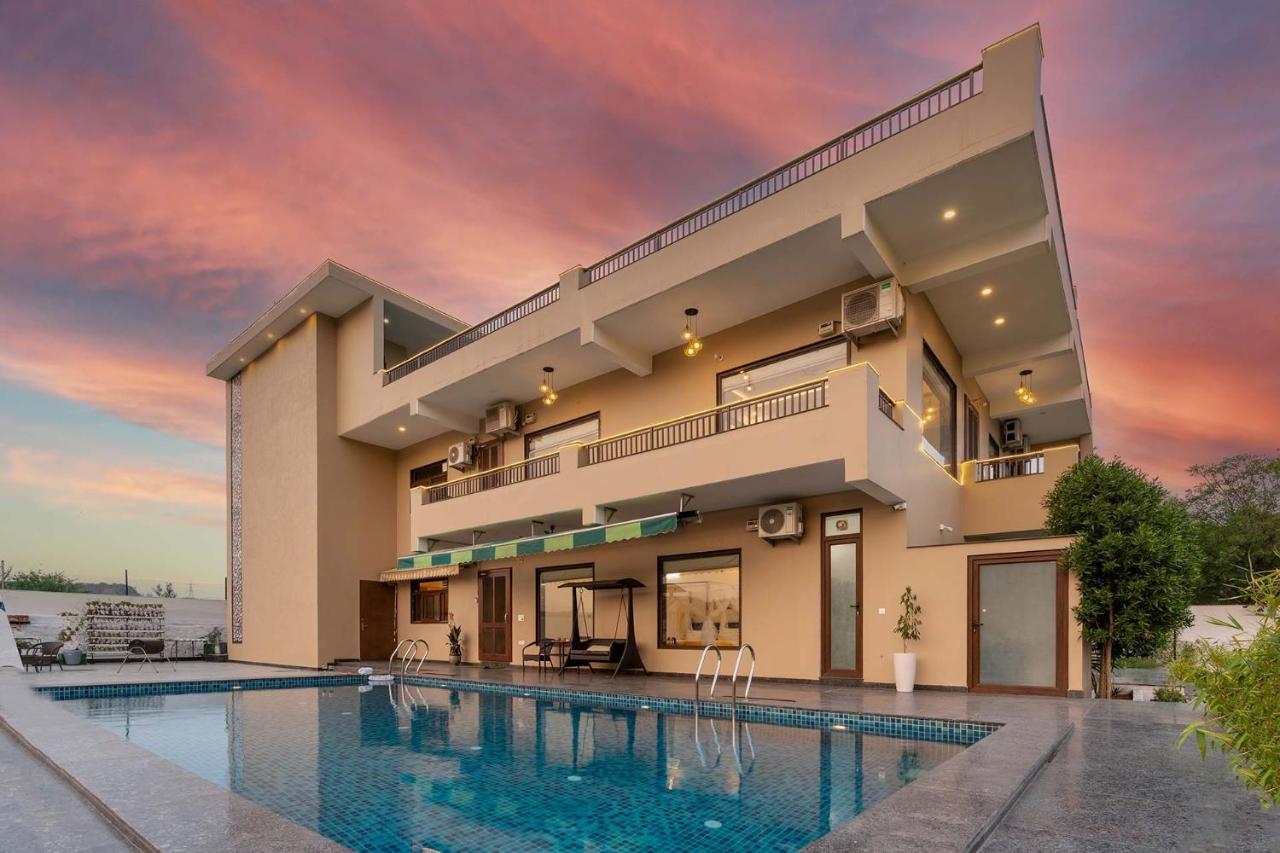 Brookvale Manor By Stayvista - Private Pool Haven With Endless Views & Indoor Fun Sohna Luaran gambar