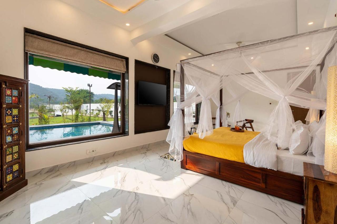 Brookvale Manor By Stayvista - Private Pool Haven With Endless Views & Indoor Fun Sohna Luaran gambar