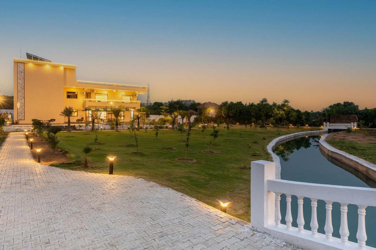 Brookvale Manor By Stayvista - Private Pool Haven With Endless Views & Indoor Fun Sohna Luaran gambar