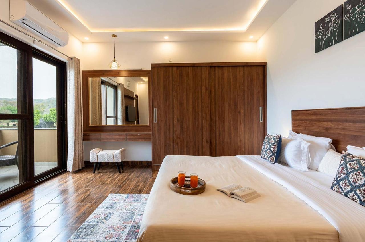 Brookvale Manor By Stayvista - Private Pool Haven With Endless Views & Indoor Fun Sohna Luaran gambar