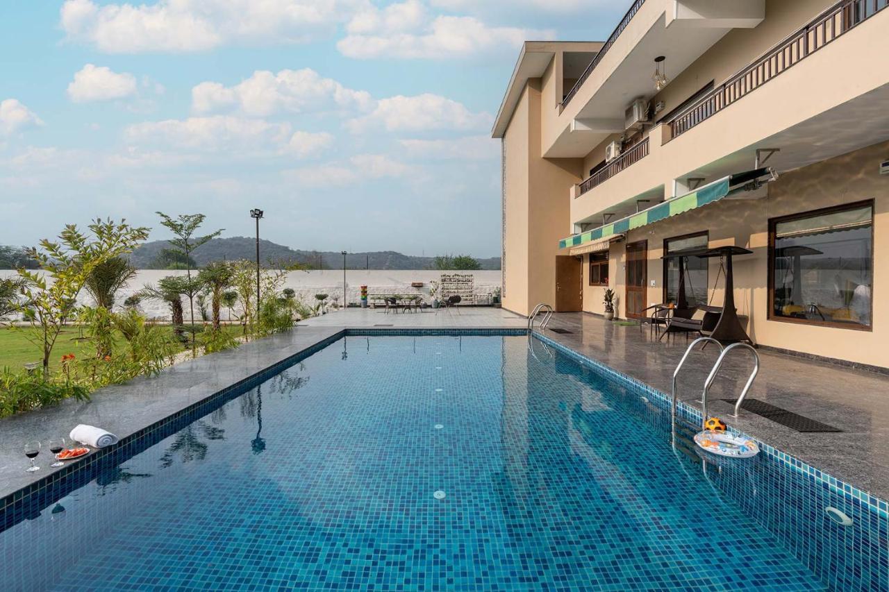 Brookvale Manor By Stayvista - Private Pool Haven With Endless Views & Indoor Fun Sohna Luaran gambar
