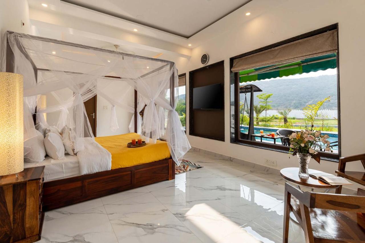 Brookvale Manor By Stayvista - Private Pool Haven With Endless Views & Indoor Fun Sohna Luaran gambar